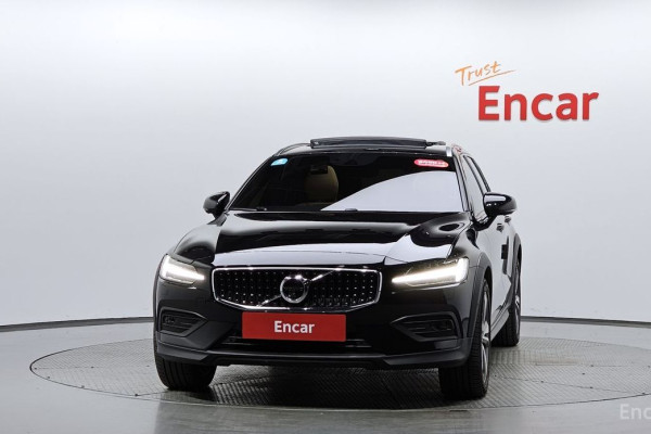 2021 Volvo V60 Cross Country с пробегом 48 804 км