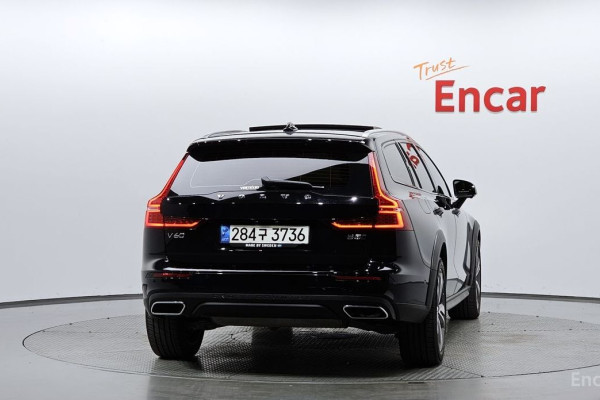 2021 Volvo V60 Cross Country с пробегом 48 804 км