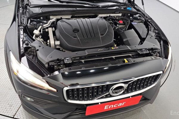 2021 Volvo V60 Cross Country с пробегом 48 804 км