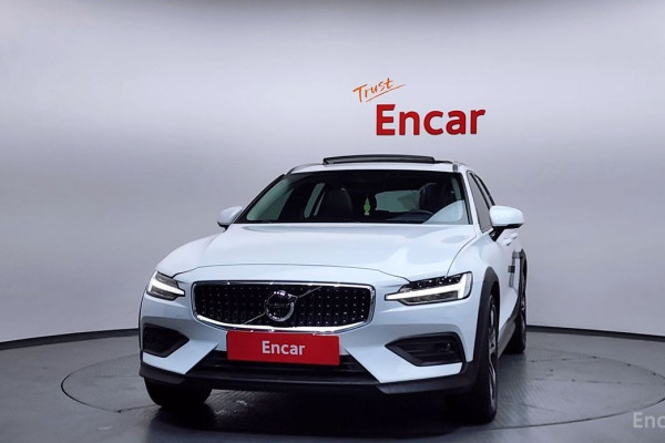 2021 Volvo V60 Cross Country с пробегом 60 358 км