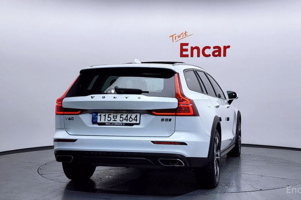 2021 Volvo V60 Cross Country с пробегом 60 358 км