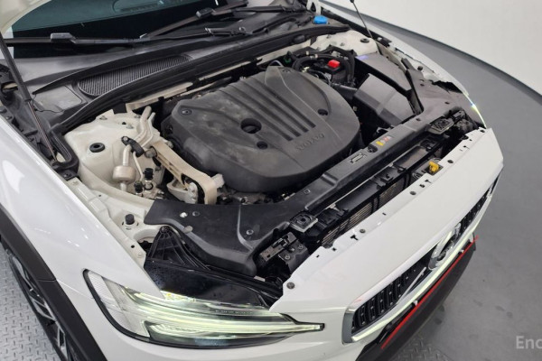 2021 Volvo V60 Cross Country с пробегом 60 358 км