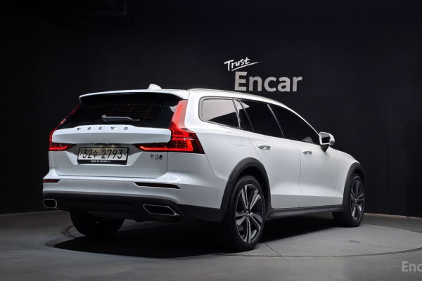 2019 Volvo V60 Cross Country с пробегом 38 332 км