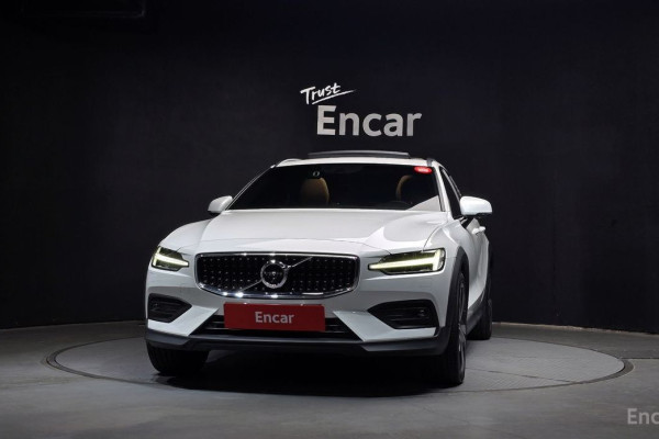 2019 Volvo V60 Cross Country с пробегом 38 332 км