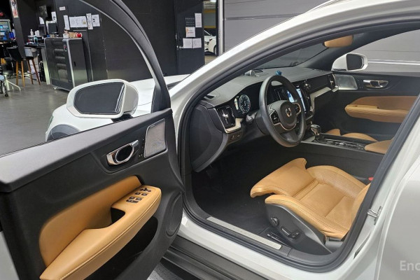 2019 Volvo V60 Cross Country с пробегом 38 332 км