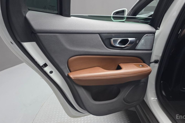 2021 Volvo V60 Cross Country с пробегом 73 049 км