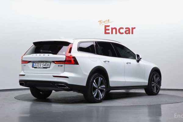 2020 Volvo V60 Cross Country с пробегом 42 894 км
