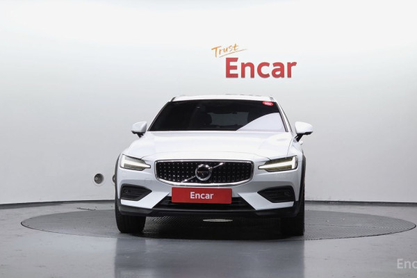 2020 Volvo V60 Cross Country с пробегом 42 894 км
