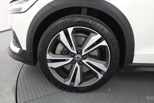 2020 Volvo V60 Cross Country с пробегом 42 894 км