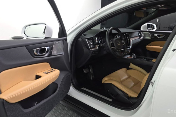 2020 Volvo V60 Cross Country с пробегом 42 894 км