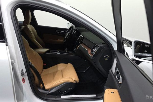 2020 Volvo V60 Cross Country с пробегом 42 894 км