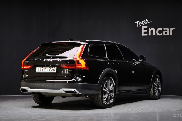 2020 Volvo V90 Cross Country с пробегом 118 536 км