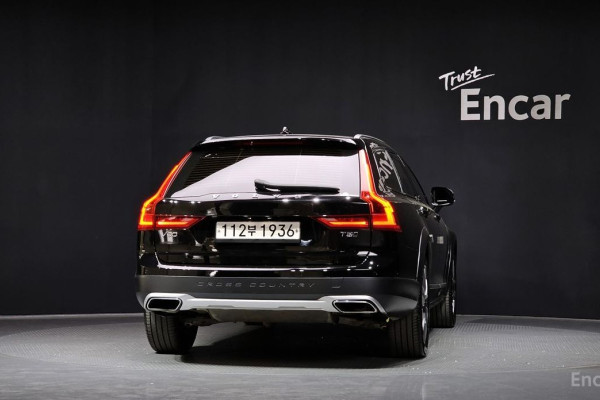 2020 Volvo V90 Cross Country с пробегом 118 536 км