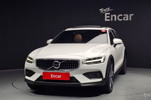 2019 Volvo V60 Cross Country с пробегом 140 485 км