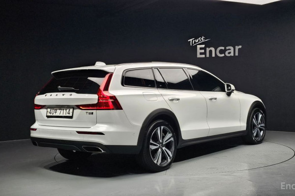 2019 Volvo V60 Cross Country с пробегом 140 485 км