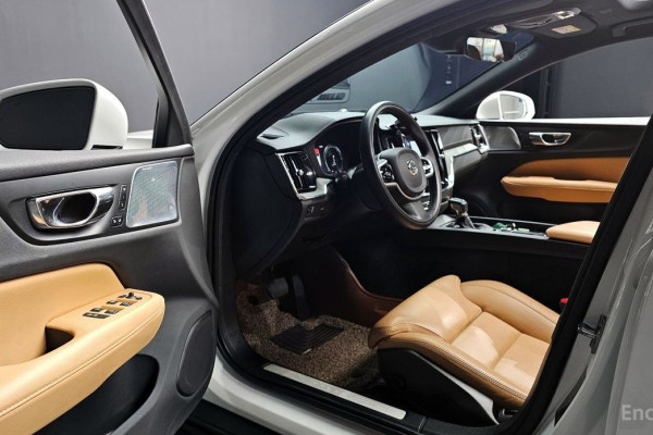 2019 Volvo V60 Cross Country с пробегом 140 485 км