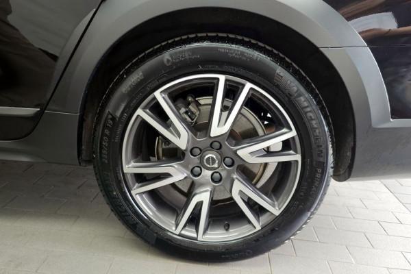 2020 Volvo V90 Cross Country с пробегом 118 536 км