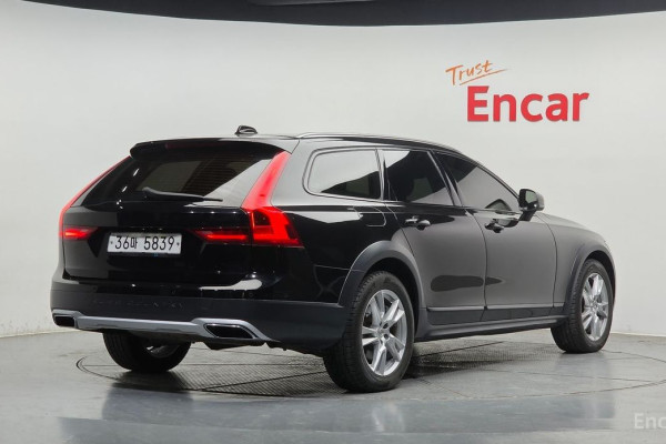 2017 Volvo V90 Cross Country с пробегом 94 045 км