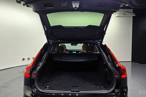 2020 Volvo V90 Cross Country с пробегом 204 946 км