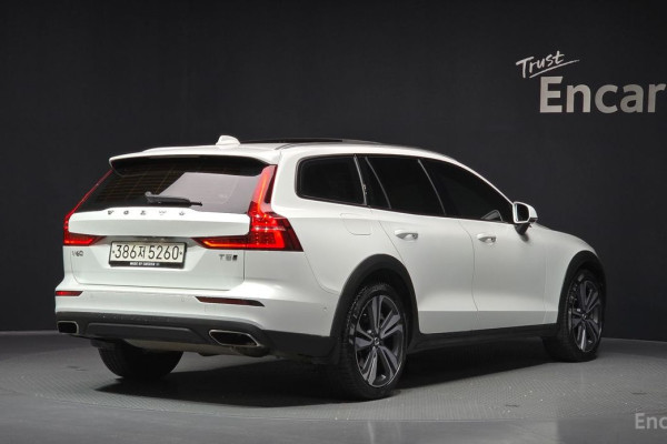 2019 Volvo V60 Cross Country с пробегом 95 892 км