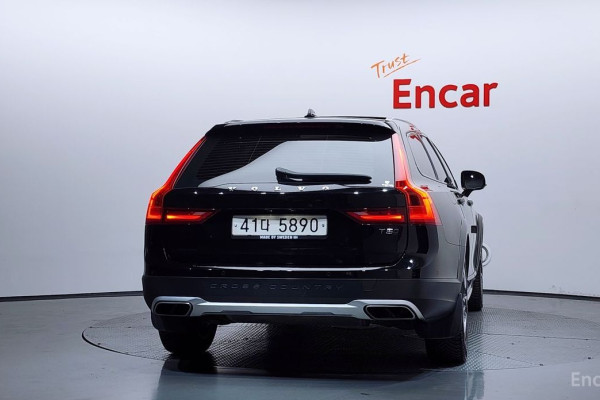 2018 Volvo V90 Cross Country с пробегом 92 527 км