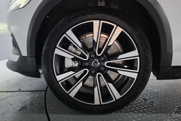 2022 Volvo V60 Cross Country с пробегом 24 621 км