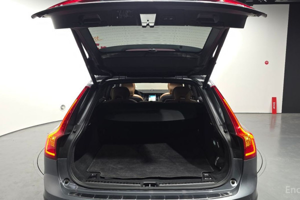 2020 Volvo V90 Cross Country с пробегом 90 449 км