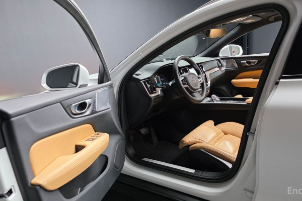 2022 Volvo V60 Cross Country с пробегом 24 621 км