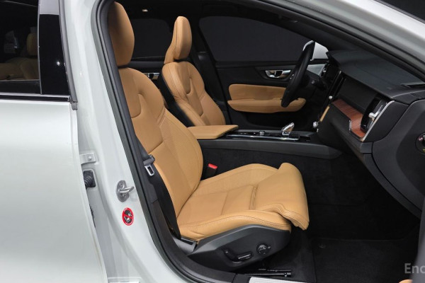 2022 Volvo V60 Cross Country с пробегом 24 621 км