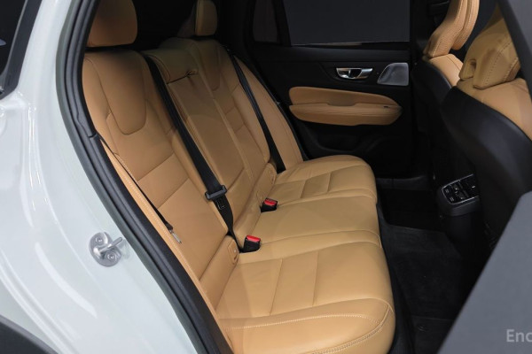 2022 Volvo V60 Cross Country с пробегом 24 621 км