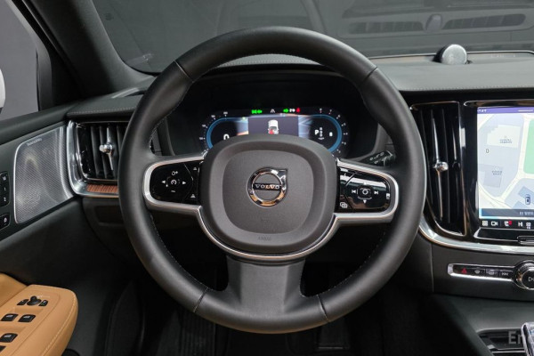 2022 Volvo V60 Cross Country с пробегом 24 621 км