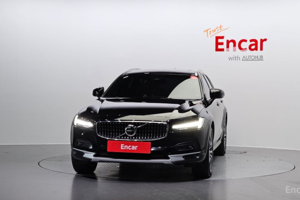 2023 Volvo V90 Cross Country с пробегом 35 171 км