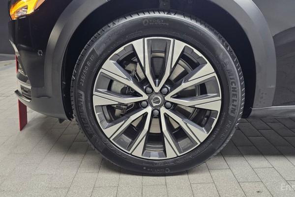 2023 Volvo V90 Cross Country с пробегом 35 171 км