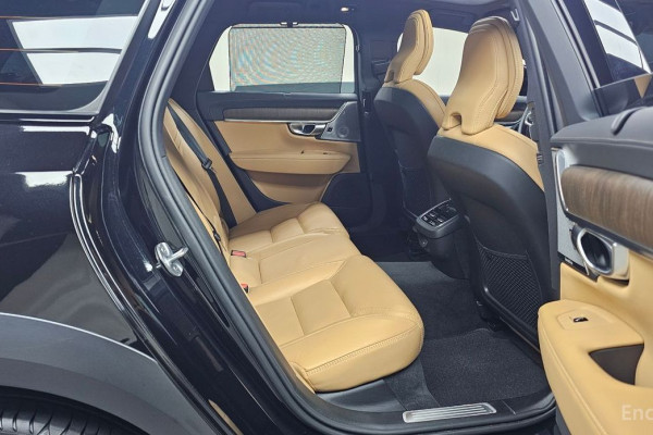 2023 Volvo V90 Cross Country с пробегом 35 171 км