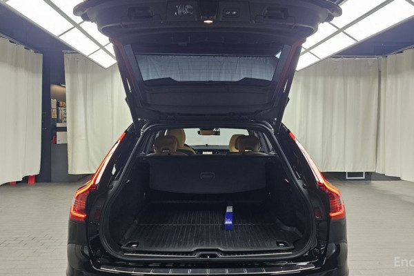 2023 Volvo V90 Cross Country с пробегом 35 171 км