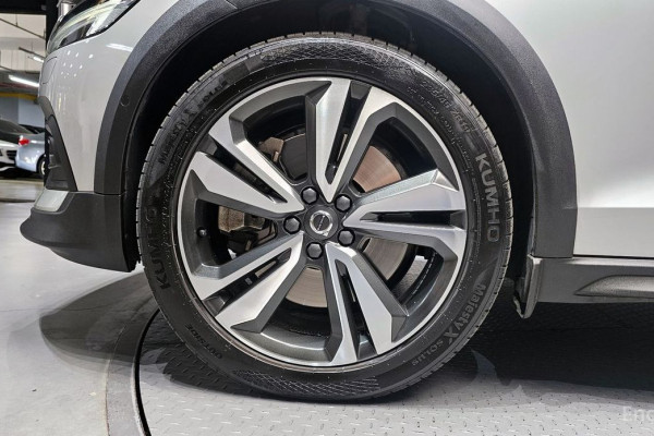 2021 Volvo V60 Cross Country с пробегом 44 282 км