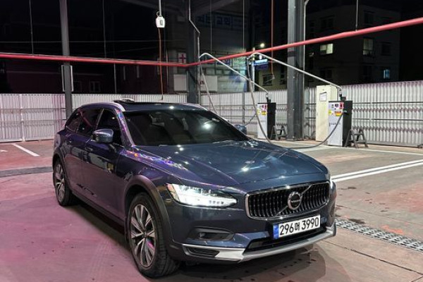 2021 Volvo V90 Cross Country с пробегом 95 000 км