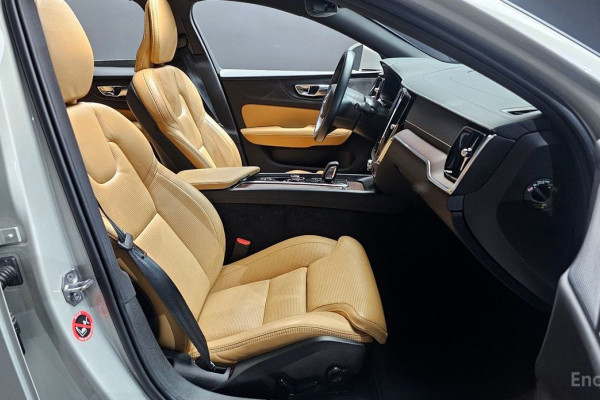 2021 Volvo V60 Cross Country с пробегом 44 282 км