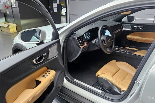 2021 Volvo V60 Cross Country с пробегом 44 282 км