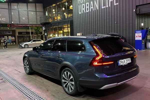 2021 Volvo V90 Cross Country с пробегом 95 000 км
