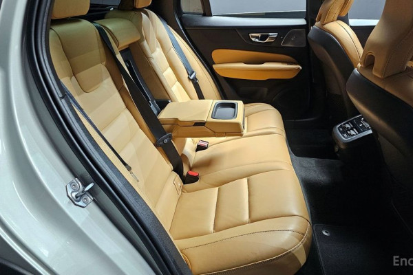 2021 Volvo V60 Cross Country с пробегом 44 282 км