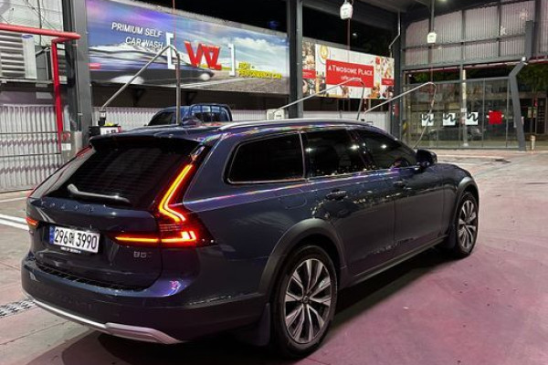 2021 Volvo V90 Cross Country с пробегом 95 000 км