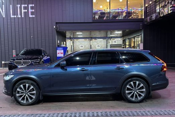 2021 Volvo V90 Cross Country с пробегом 95 000 км