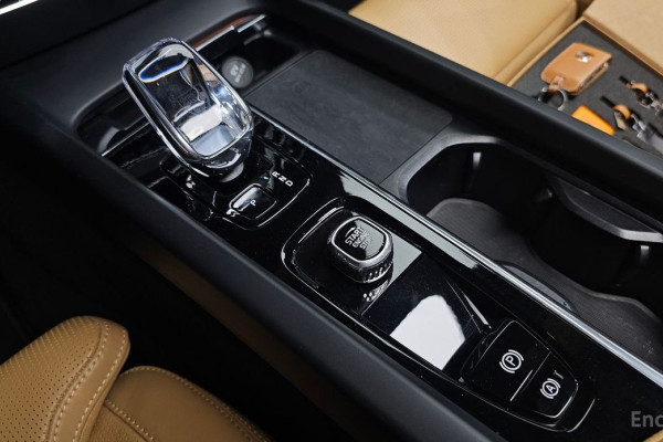 2024 Volvo V60 Cross Country с пробегом 17 498 км