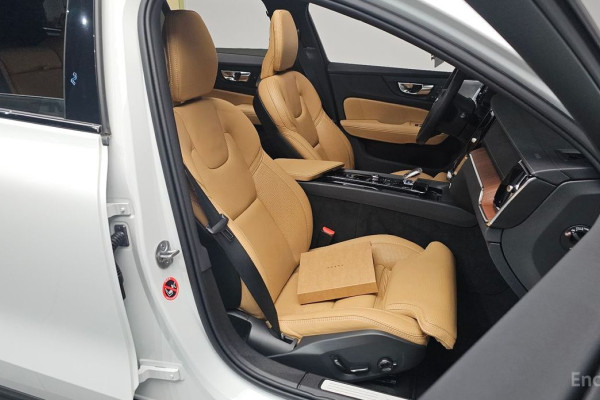 2024 Volvo V60 Cross Country с пробегом 17 498 км