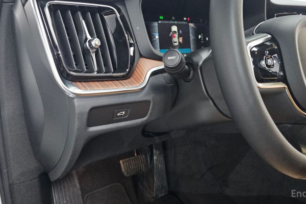 2024 Volvo V60 Cross Country с пробегом 17 498 км