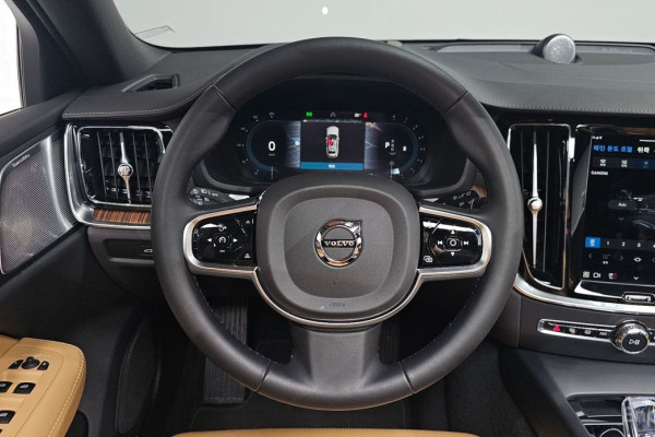 2024 Volvo V60 Cross Country с пробегом 17 498 км