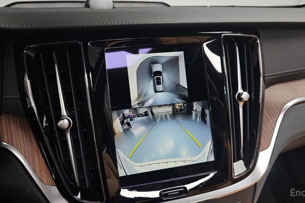 2024 Volvo V60 Cross Country с пробегом 17 498 км