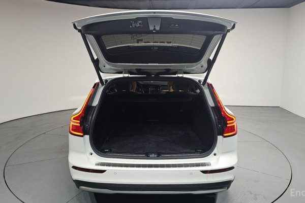 2024 Volvo V60 Cross Country с пробегом 17 498 км