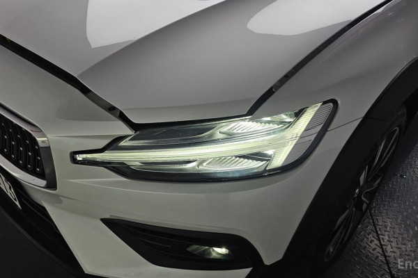 2024 Volvo V60 Cross Country с пробегом 17 498 км